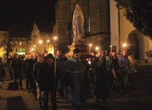 Niezwykłą sprawą jest to, że w modlitwie uczestniczyło bardzo dużo osób w wieku poniżej 40. roku życia