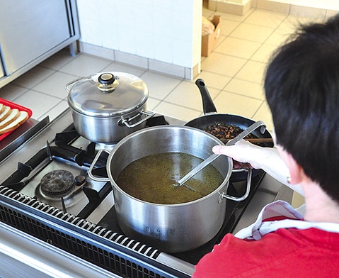  Zimą kuchnia Caritas w Opolu przygotowuje codziennie ok. 50 posiłków