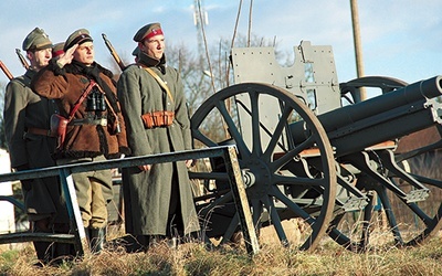  Spotkanie zorganizowały  m.in. Gminny Ośrodek Kultury  w Kargowej i Towarzystwo Miłośników Militariów „West”  z Wolsztyna