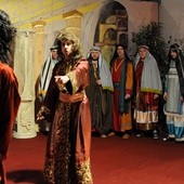 Przedstawienie cieszy się dużym zainteresowaniem. Warto wcześniej zgłosić swój udział