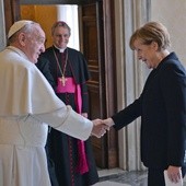 Franciszek przyjął na audiencji Merkel