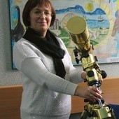 Dyrektor Gimnazjum nr 2 w Żukowie Mirosława Żołna, pomysłodawczyni obserwatorium astronomicznego
