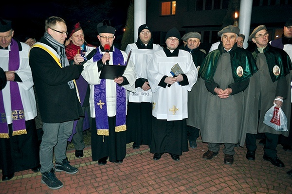 Przy figurze Serca Bożego nastąpiło zawierzenie miasta