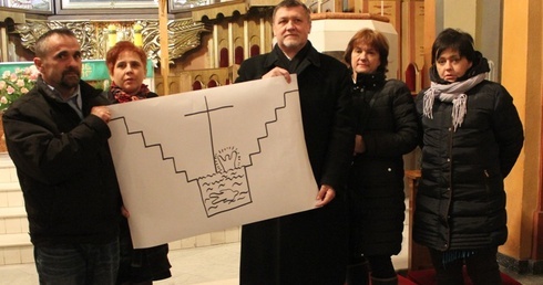 Prowadzący katechezy neokatechumenalne w bielskiej katedrze. Od lewej: Michał i Agnieszka Litwinkowie, Bożena i Janusz Gałkowscy i Katarzyna Firganek