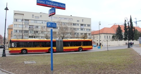 Pomnik smoleński zamiast pętli