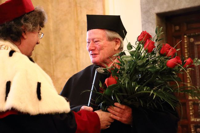 Doktorat honoris causa dla sir Neville'a Marrinera