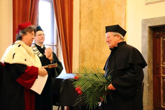 Doktorat honoris causa dla sir Neville'a Marrinera
