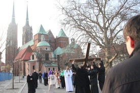 Z krzyżem i światłem na pięć kontynentów