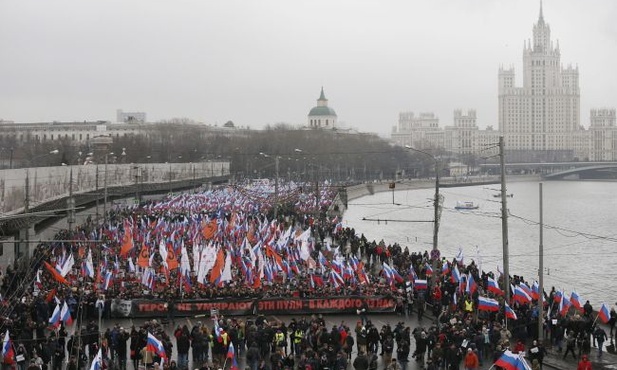45 tys. osób na marszu pamięci Niemcowa 