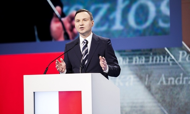 Duda coraz wyżej, Komorowski słabnie