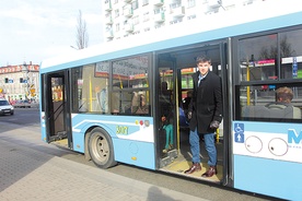 Maciej Biskup nie boi się pasażerów na gapę. – Może dzięki temu coś przeżyją? – mówi