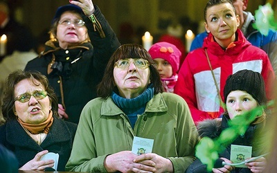  Jak zawsze przy Maryi dobrze czuje się każde pokolenie Jej dzieci
