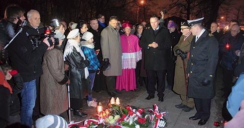 Na zdjęciu: Modlitwie towarzyszyło głębokie skupienie wiernych 