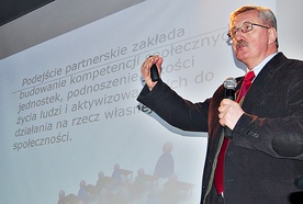  Andrzej Potoczek z Urzędu Marszałkowskiego Województwa Kujawsko-Pomorskiego mówił, że władza lokalna powinna służyć mieszkańcom