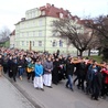 Skoczowianie modlili się i wędrowali za krzyżem...