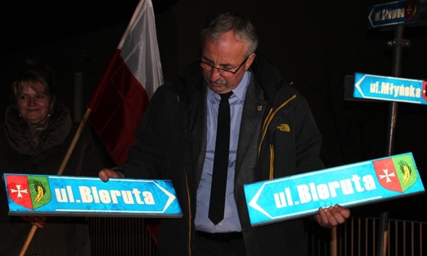 Bierut odszedł do lamusa!