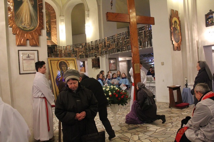 Krzyż ŚDM i ikona Matki Bożej w Wiśle