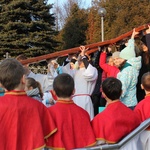 Krzyż ŚDM i ikona Matki Bożej w Rajczy