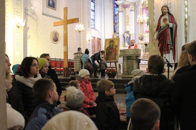 Krzyż ŚDM i ikona Matki Bożej w Rajczy