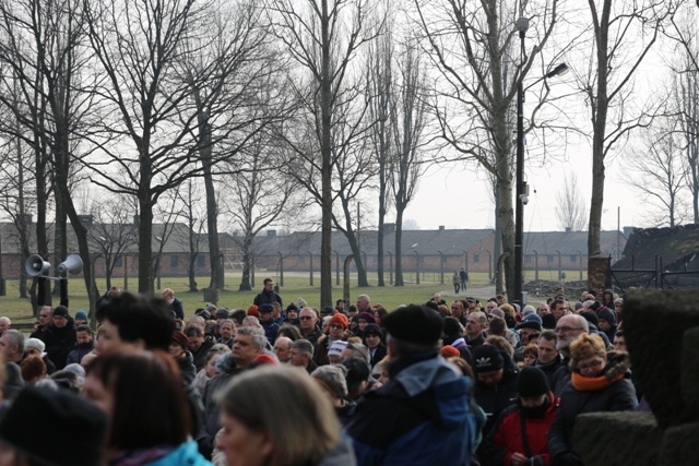 Droga Krzyżowa o trzeźwość narodu w KL Auschwitz-Birkenau