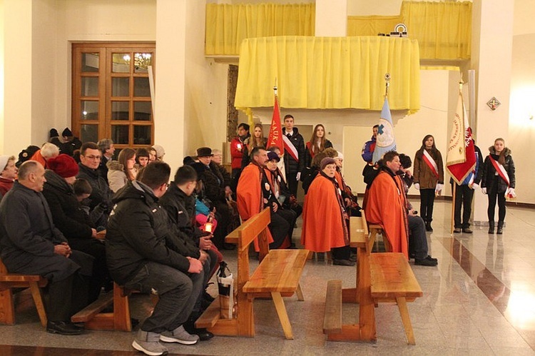 Krzyż i ikona Matki Bożej w Szczyrku