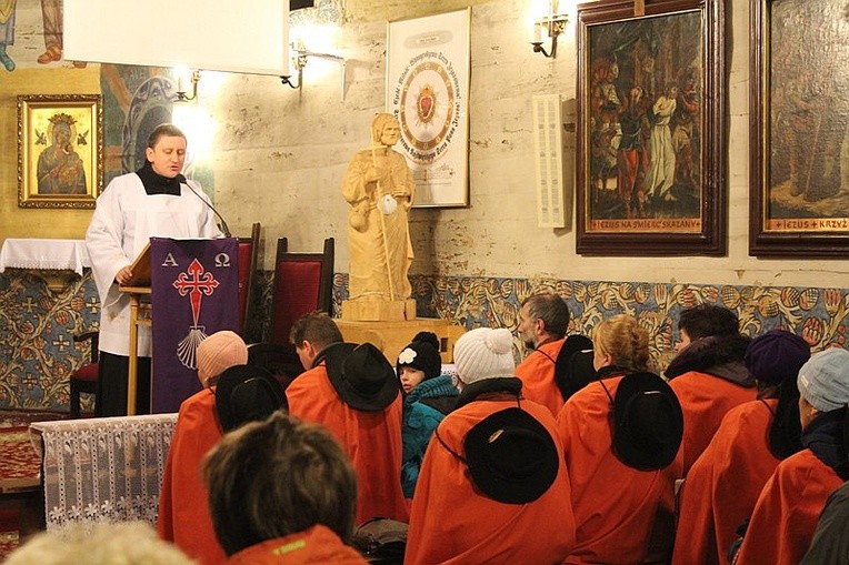 Krzyż i ikona Matki Bożej w Szczyrku