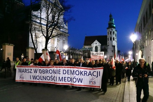 Marsz "W obronie demokracji i wolności mediów". Kraków 2015
