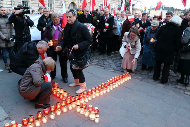 Marsz "W obronie demokracji i wolności mediów". Kraków 2015