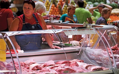 Koniec ze wspólną unijną skargą na Rosję do Światowej Organizacji Handlu. Bruksela dogadała się z Moskwą, zostawiając m.in. Polskę sam na sam w sporze o eksport naszego mięsa 