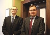 Mateusz (po lewej)  i Krzysztof walczą  w sądzie o uniewinnienie 