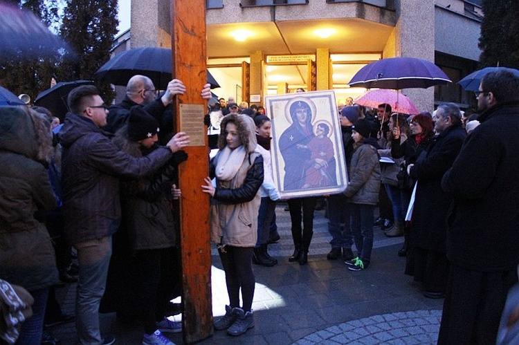 Krzyż i ikona Matki Bożej w Bielsku-Białej - cz. 1