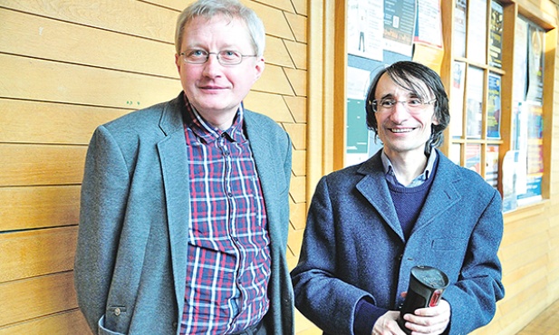Prof. Ireneusz Ziemiński z US (z lewej) i prof. Jacek Wojtysiak z KUL dyskutowali na temat nieśmiertelności człowieka