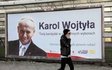 Wojtyła na wyborczych plakatach?