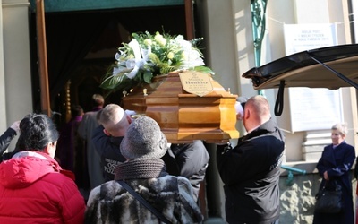 Pogrzeb śp. Moniki Honkisz, zasłużonej katechetki