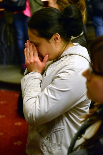 Maturzyści - Msza św. w kaplicy