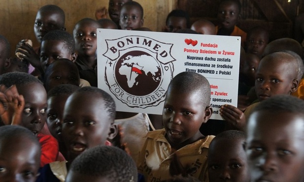 Pomoc Afrykańczykom to od lat część misji Fundacji Pomocy Dzieciom w Żywcu, założonej przez Renatę i Krzysztofa Błechów