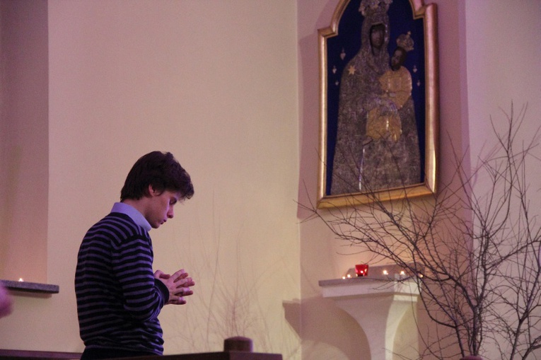 "Spojrzał na niego z miłością"