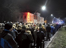  W niektórych miejscowościach na modlitwę przyszły prawdziwe tłumy. W stolicy diecezji wzięło w niej udział kilka tysięcy osób