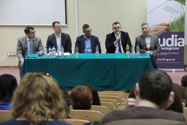 Filozof i teolog na rynku pracy