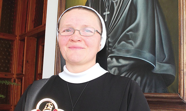 – Ideałem duchowym i charyzmatem Franciszki Siedliskiej jest praca nad własnym uświęceniem oraz zadośćuczynienie za zniewagi wyrządzane Bogu i Kościołowi, realizowane w miłości Boga i bliźniego – wyjaśnia s. Danuta