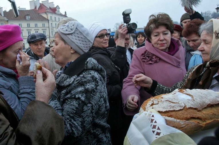 Polacy ze Wschodu co roku witani są chlebem i solą. 