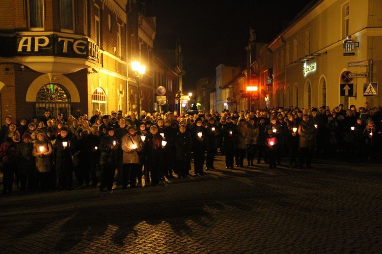 Droga Krzyżowa ulicami Głogówka