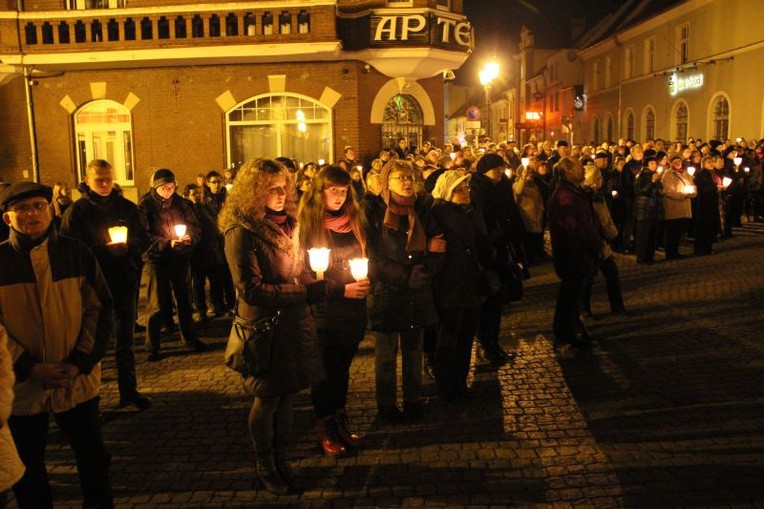 Droga Krzyżowa ulicami Głogówka