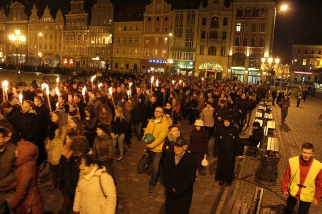 Akademicka Droga Krzyżowa ulicami Wrocławia 2015