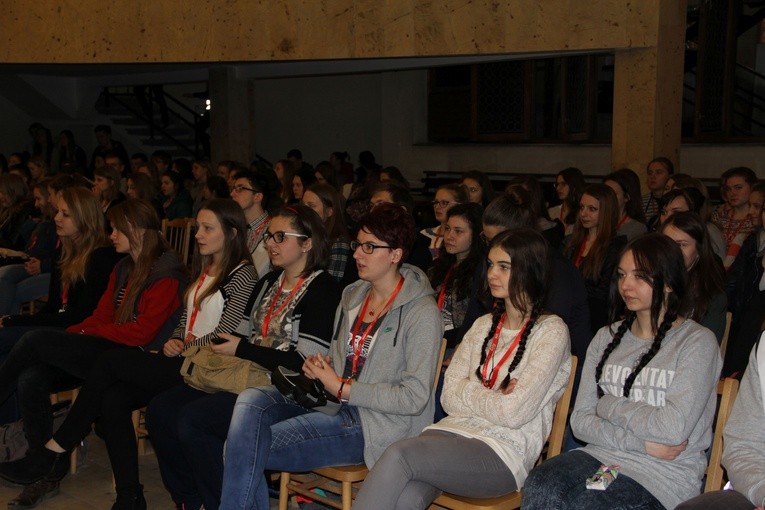 Forum młodzieży - warsztaty uwielbieniowe