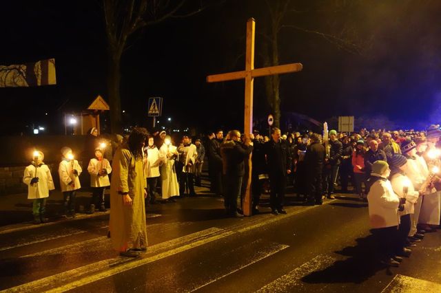 Droga Krzyżowa ulicami Poronina