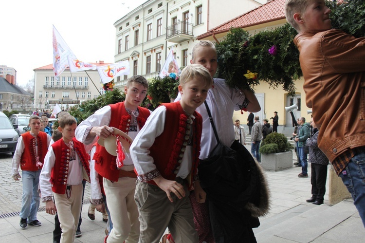 Niedziela Palmowa - procesja do katedry