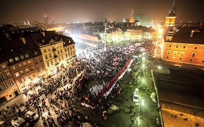 Wieczorem po Mszy św. z archikatedry warszawskiej przed Pałac Prezydencki wyruszy marsz z portretami ofiar katastrofy smoleńskiej