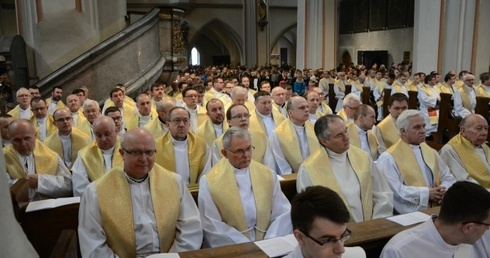 Msza Krzyżma w katedrze opolskiej