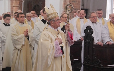 Nie bądźmy kościelnymi funkcjonariuszami 